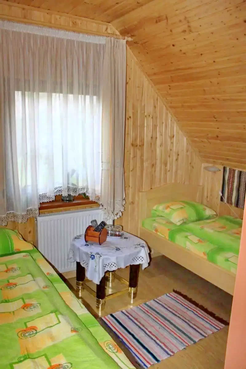 Gyilkostó Szállás | Motel (K0910-29) A kép szerzői jogvédelem alatt állhat. Javasolt a kapcsolatfelvétel a jog tulajdonossal.