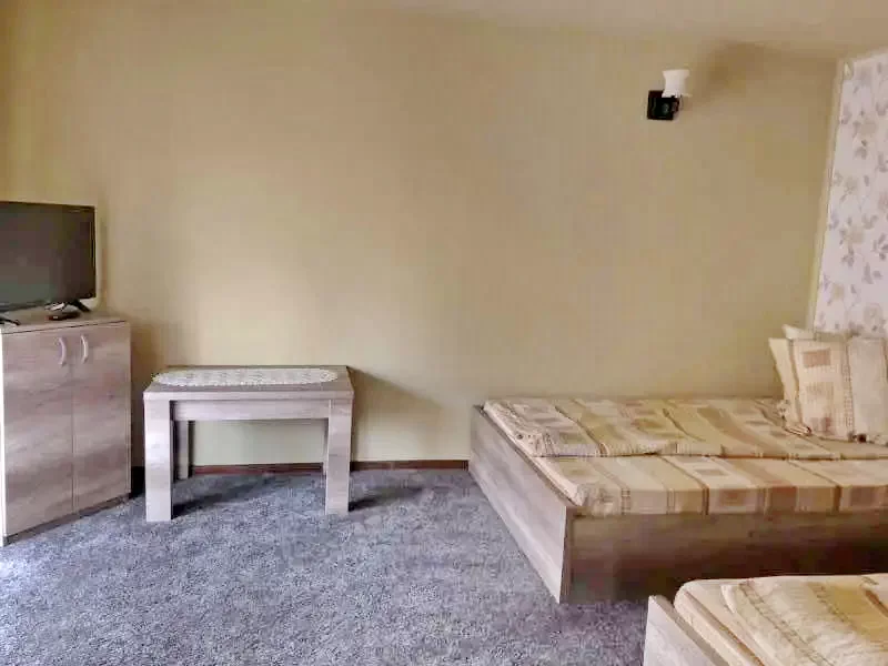 Kiskoh Szállás | Panzió (K0076-12) A kép szerzői jogvédelem alatt állhat. Javasolt a kapcsolatfelvétel a jog tulajdonossal. Kiskoh Szállás | Panzió (K0076-12) A kép szerzői jogvédelem alatt állhat. Javasolt a kapcsolatfelvétel a jog tulajdonossal.