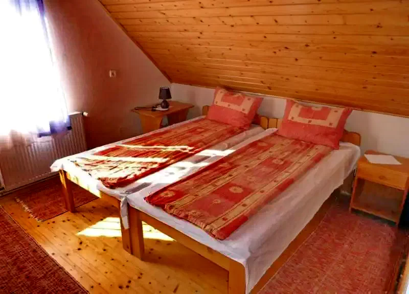 Pârâu Satu Mare Cazare | Sat de vacanță (K1154-15) Imaginea poate fi supusă drepturilor de autor. Se recomandă contactarea titularului drepturilor.