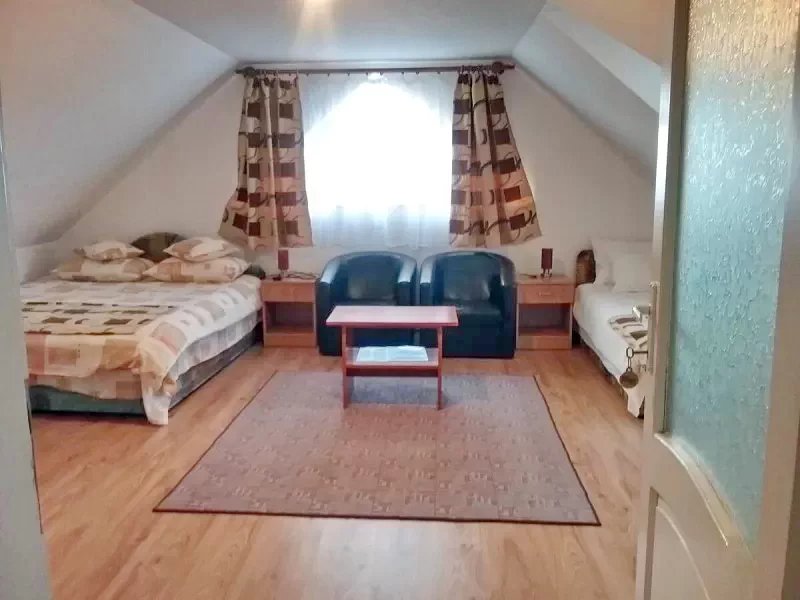 Păuleni-Ciuc Cazare | Motel (K0128-42) Imaginea poate fi supusă drepturilor de autor. Se recomandă contactarea titularului drepturilor.