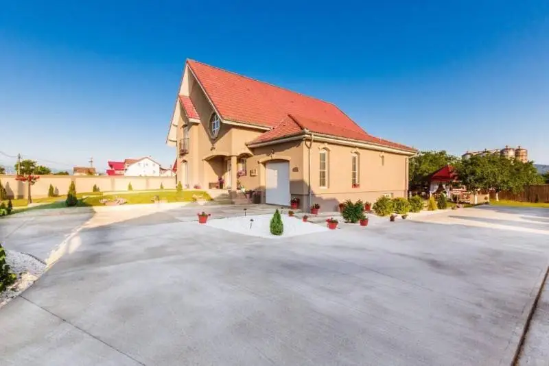 Hațeg Cazare | Motel (K0396-7) Imaginea poate fi supusă drepturilor de autor. Se recomandă contactarea titularului drepturilor.