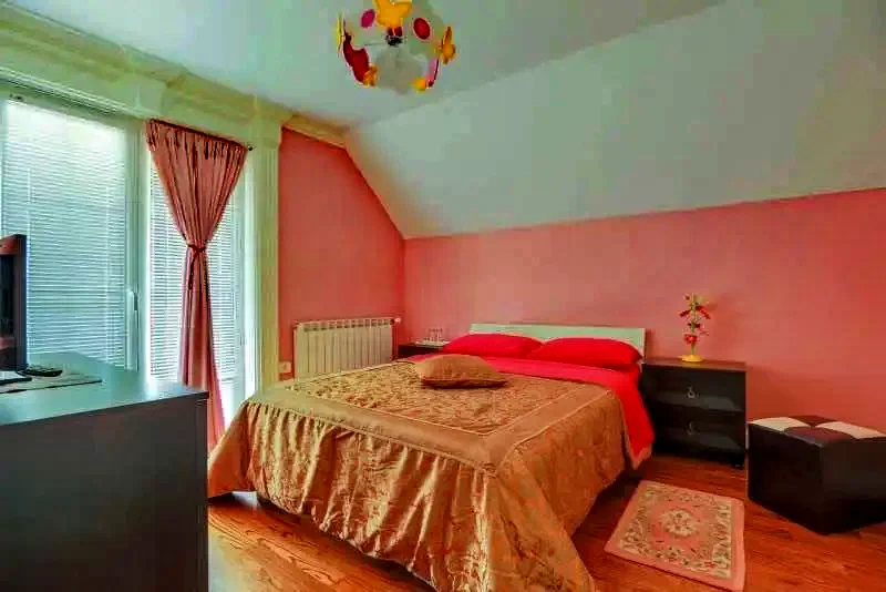 Hațeg Cazare | Motel (K0396-10) Imaginea poate fi supusă drepturilor de autor. Se recomandă contactarea titularului drepturilor.