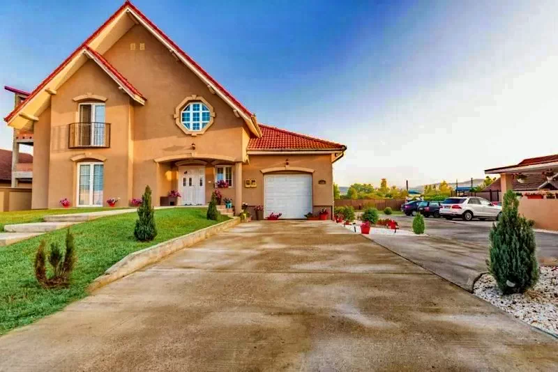 Hátszeg Szállás | Motel (K0396-23) A kép szerzői jogvédelem alatt állhat. Javasolt a kapcsolatfelvétel a jog tulajdonossal.