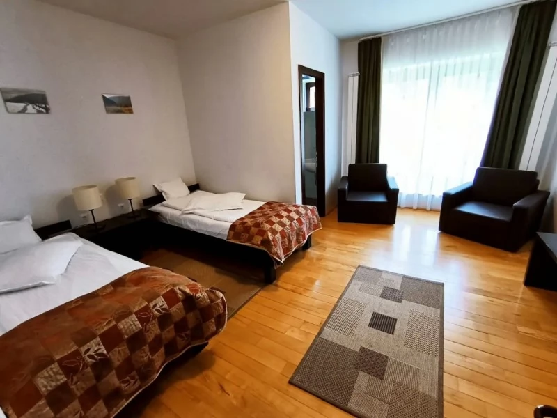 Harghita-Băi Cazare | Motel (K1077-21) Imaginea poate fi supusă drepturilor de autor. Se recomandă contactarea titularului drepturilor.