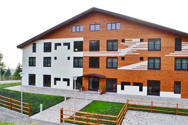 Hargitafürdő Szállás | Motel (K1077-61) A kép szerzői jogvédelem alatt állhat. Javasolt a kapcsolatfelvétel a jog tulajdonossal.