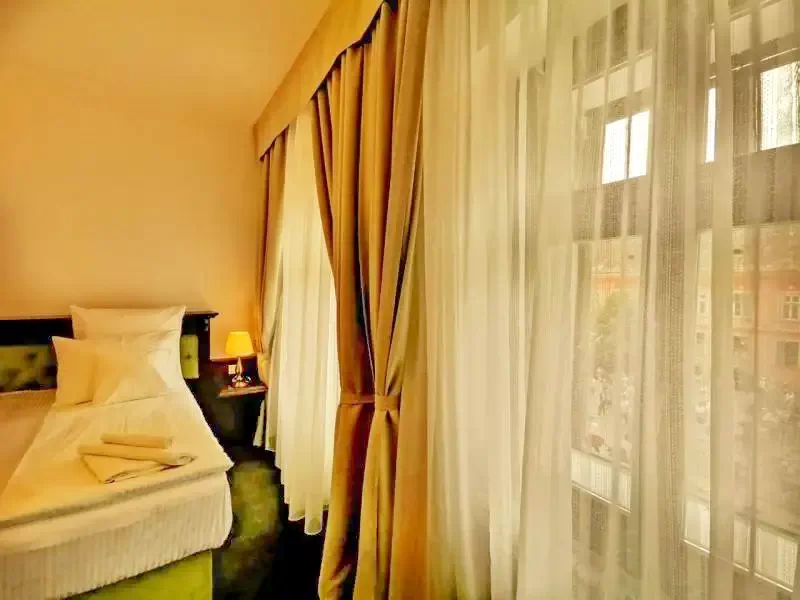 Sighișoara Cazare | Pensiune (K1183-12) Imaginea poate fi supusă drepturilor de autor. Se recomandă contactarea titularului drepturilor.