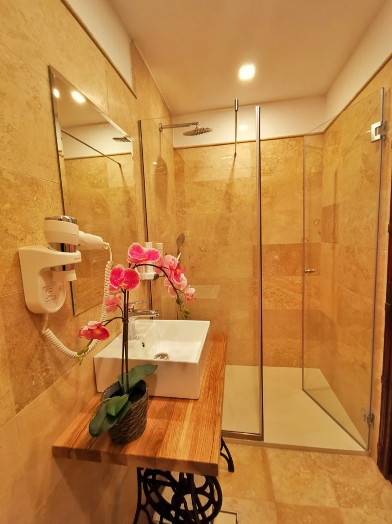 Segesvár Szállás | Panzió (K1183-27) A kép szerzői jogvédelem alatt állhat. Javasolt a kapcsolatfelvétel a jog tulajdonossal.