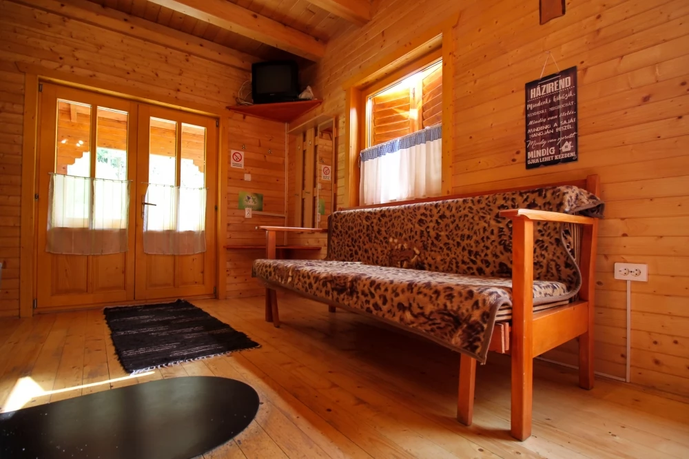 Sub Cetate Cazare | Hotel**** (K1442-14) Imaginea poate fi supusă drepturilor de autor. Se recomandă contactarea titularului drepturilor.