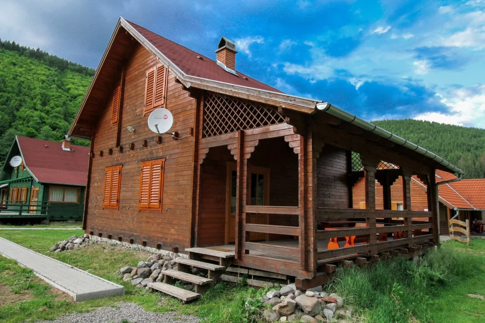 Sub Cetate Cazare | Hotel**** (K1442-17) Imaginea poate fi supusă drepturilor de autor. Se recomandă contactarea titularului drepturilor.