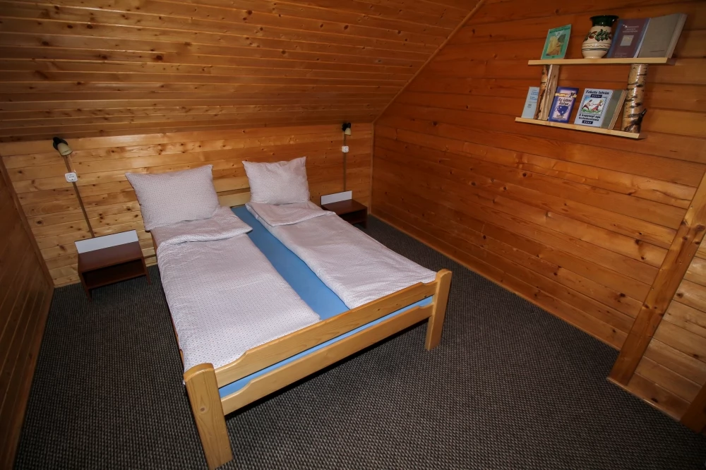 Sub Cetate Cazare | Hotel**** (K1442-23) Imaginea poate fi supusă drepturilor de autor. Se recomandă contactarea titularului drepturilor.