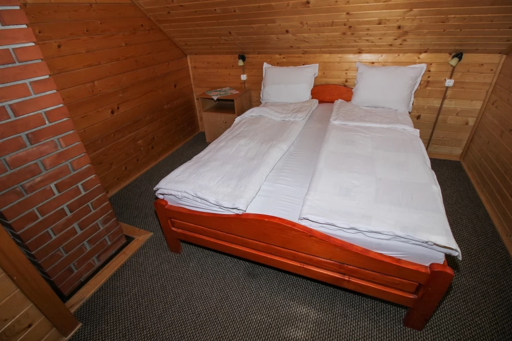 Sub Cetate Cazare | Hotel**** (K1442-29) Imaginea poate fi supusă drepturilor de autor. Se recomandă contactarea titularului drepturilor.