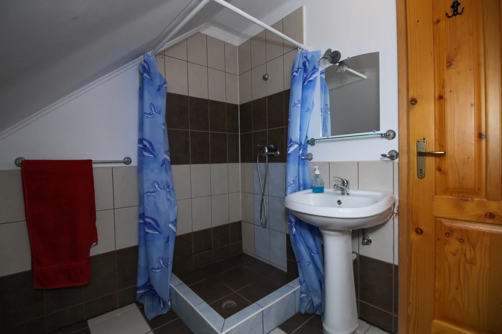 Sub Cetate Cazare | Hotel**** (K1442-30) Imaginea poate fi supusă drepturilor de autor. Se recomandă contactarea titularului drepturilor.