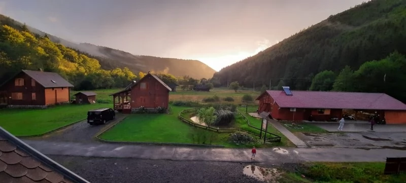 Sub Cetate Cazare | Hotel**** (K1442-45) Imaginea poate fi supusă drepturilor de autor. Se recomandă contactarea titularului drepturilor.