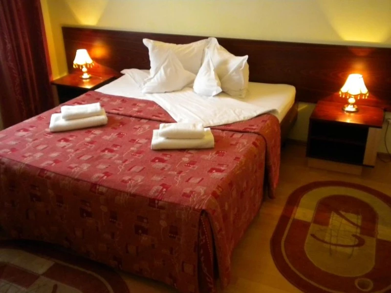 Brassó Szállás | Hotel** (K1531-24) A kép szerzői jogvédelem alatt állhat. Javasolt a kapcsolatfelvétel a jog tulajdonossal. Brassó Szállás | Hotel** (K1531-24) A kép szerzői jogvédelem alatt állhat. Javasolt a kapcsolatfelvétel a jog tulajdonossal.