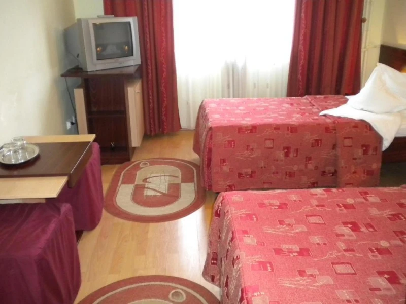 Brassó Szállás | Hotel** (K1531-32) A kép szerzői jogvédelem alatt állhat. Javasolt a kapcsolatfelvétel a jog tulajdonossal. Brassó Szállás | Hotel** (K1531-32) A kép szerzői jogvédelem alatt állhat. Javasolt a kapcsolatfelvétel a jog tulajdonossal.