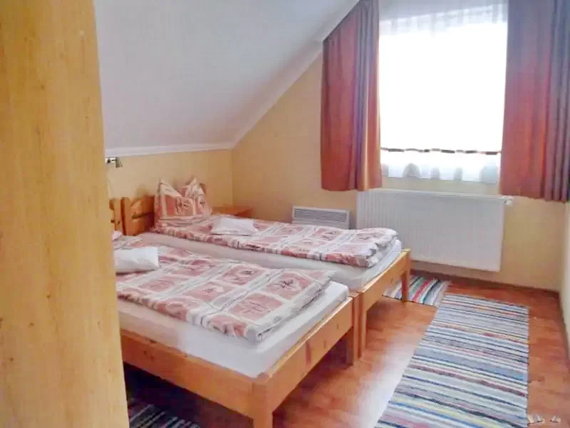 Cazare Bisericani - Casa la cheie Laura** | Székelyszentlélek - Laura Kulcsosház**. Imaginea poate fi supusă drepturilor de autor. Se recomandă contactarea titularului drepturilor.