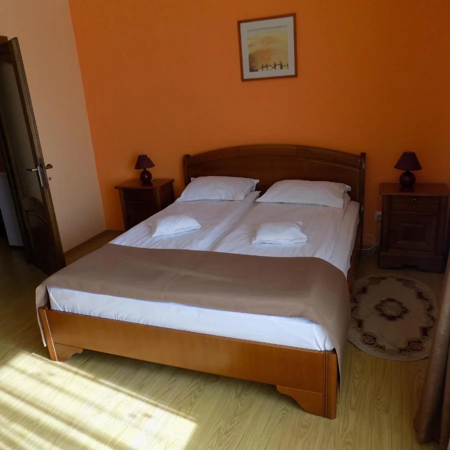 Váradszentmárton Szállás | Motel (K0702-26) A kép szerzői jogvédelem alatt állhat. Javasolt a kapcsolatfelvétel a jog tulajdonossal.