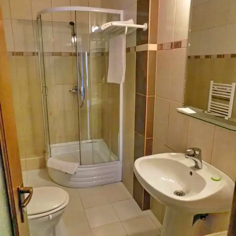 Sânmartin Cazare | Motel (K0702-32) Imaginea poate fi supusă drepturilor de autor. Se recomandă contactarea titularului drepturilor.