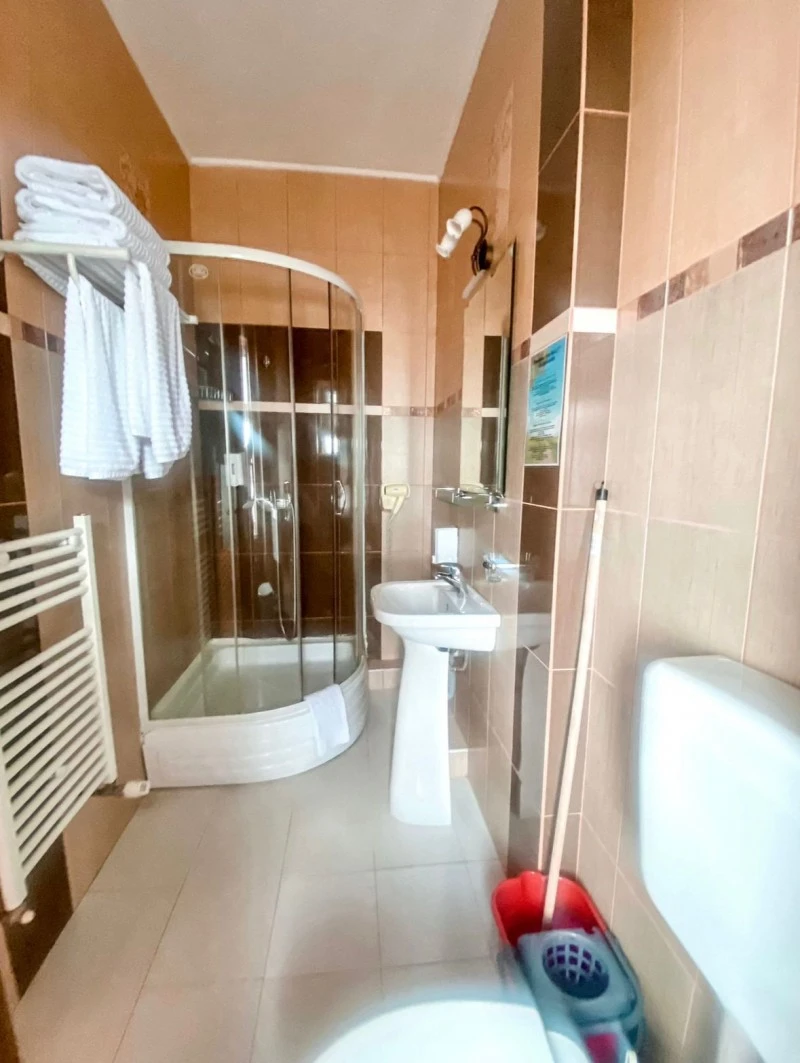 Sânmartin Cazare | Motel (K0702-46) Imaginea poate fi supusă drepturilor de autor. Se recomandă contactarea titularului drepturilor.