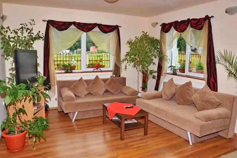 Sâmbăta de Sus Cazare | Motel (K0737-4) Imaginea poate fi supusă drepturilor de autor. Se recomandă contactarea titularului drepturilor.