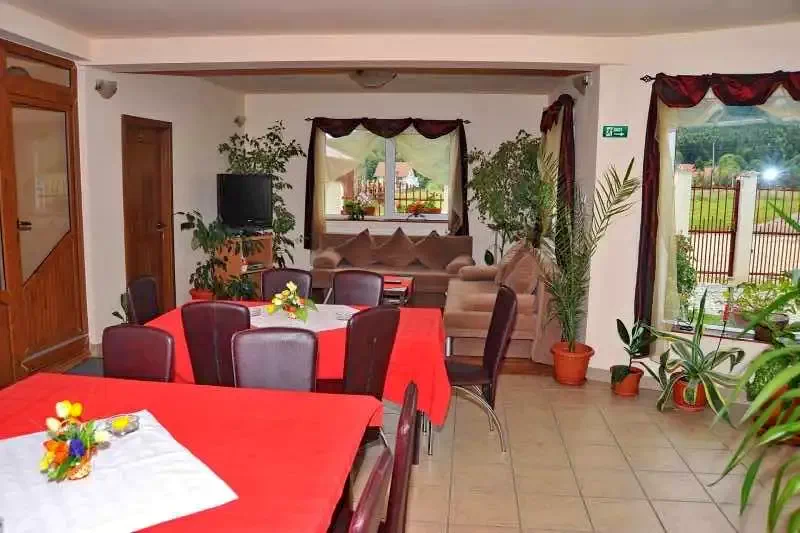 Felsőszombatfalva Szállás | Motel (K0737-5) A kép szerzői jogvédelem alatt állhat. Javasolt a kapcsolatfelvétel a jog tulajdonossal.