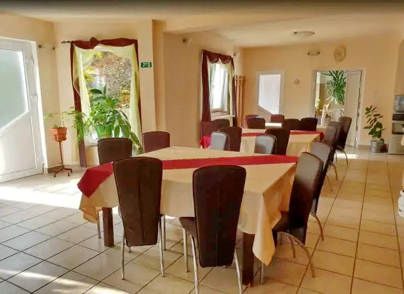 Sâmbăta de Sus Cazare | Motel (K0737-6) Imaginea poate fi supusă drepturilor de autor. Se recomandă contactarea titularului drepturilor.