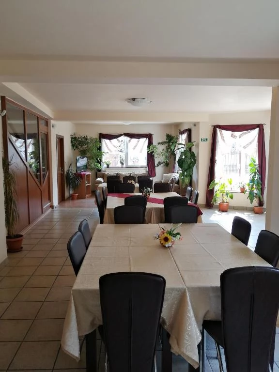 Sâmbăta de Sus Cazare | Motel (K0737-14) Imaginea poate fi supusă drepturilor de autor. Se recomandă contactarea titularului drepturilor.