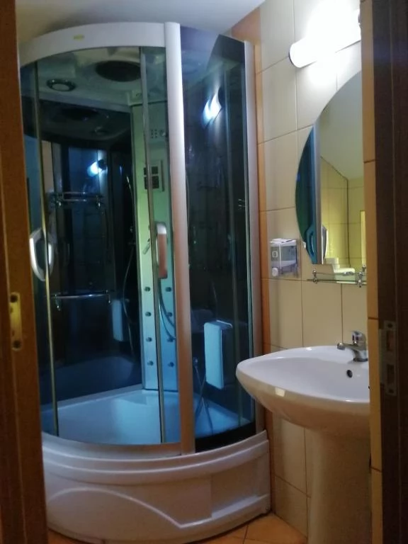 Sâmbăta de Sus Cazare | Motel (K0737-23) Imaginea poate fi supusă drepturilor de autor. Se recomandă contactarea titularului drepturilor.