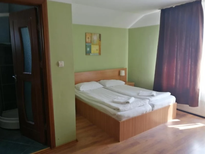 Felsőszombatfalva Szállás | Motel (K0737-24) A kép szerzői jogvédelem alatt állhat. Javasolt a kapcsolatfelvétel a jog tulajdonossal.