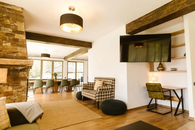 Szováta Szállás | Kulcsosház (K1480-27) A kép szerzői jogvédelem alatt állhat. Javasolt a kapcsolatfelvétel a jog tulajdonossal. Szováta Szállás | Kulcsosház (K1480-27) A kép szerzői jogvédelem alatt állhat. Javasolt a kapcsolatfelvétel a jog tulajdonossal.