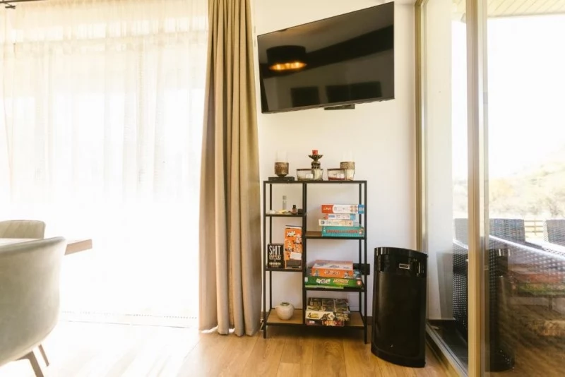 Szováta Szállás | Kulcsosház (K1480-29) A kép szerzői jogvédelem alatt állhat. Javasolt a kapcsolatfelvétel a jog tulajdonossal. Szováta Szállás | Kulcsosház (K1480-29) A kép szerzői jogvédelem alatt állhat. Javasolt a kapcsolatfelvétel a jog tulajdonossal.