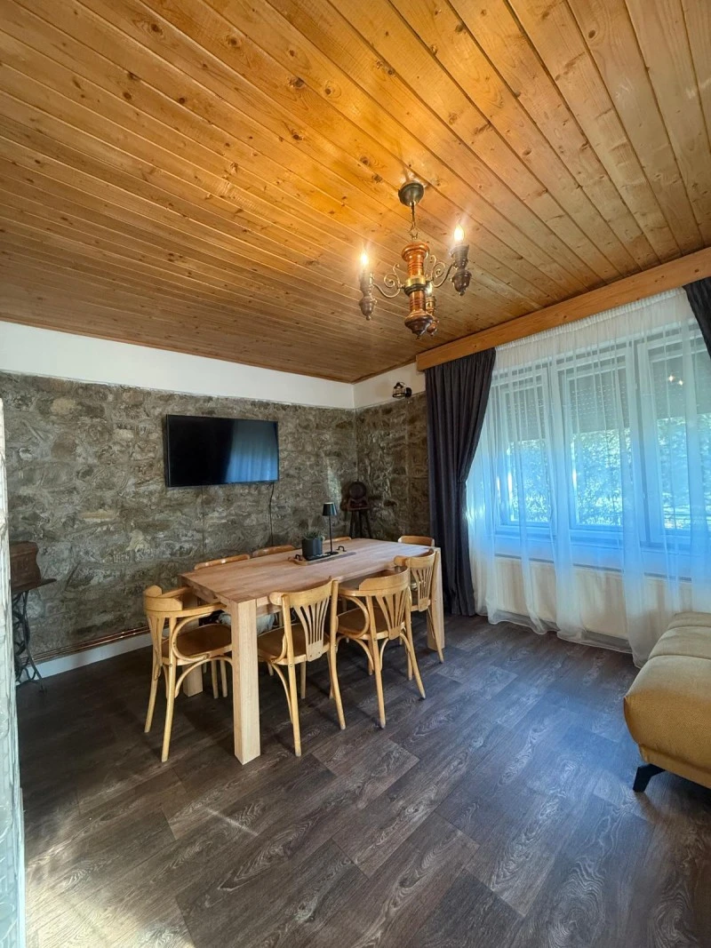 Valea Drăganului Cazare | Sat de vacanță (K0768-16) Imaginea poate fi supusă drepturilor de autor. Se recomandă contactarea titularului drepturilor.