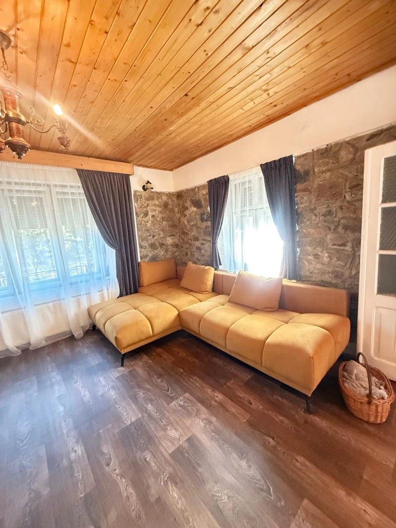 Valea Drăganului Cazare | Cabană (K0768-17) Imaginea poate fi supusă drepturilor de autor. Se recomandă contactarea titularului drepturilor.