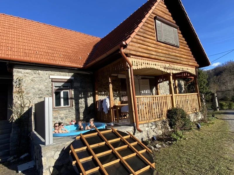 Valea Drăganului Cazare | Sat de vacanță (K0768-35) Imaginea poate fi supusă drepturilor de autor. Se recomandă contactarea titularului drepturilor.