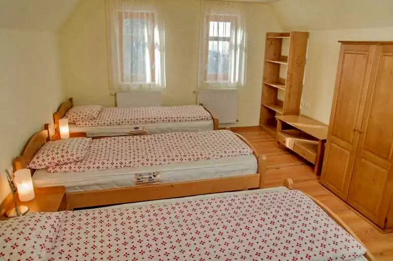 Harghita Madaras Cazare | Căsuțe tip camping (K1370-7) Imaginea poate fi supusă drepturilor de autor. Se recomandă contactarea titularului drepturilor.