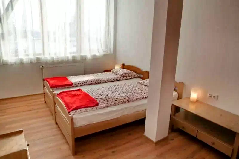 Cazare Harghita Madaras - Cabana Mădăraș** | Madarasi Hargita - Madarasi Menedékház** . Imaginea poate fi supusă drepturilor de autor. Se recomandă contactarea titularului drepturilor.