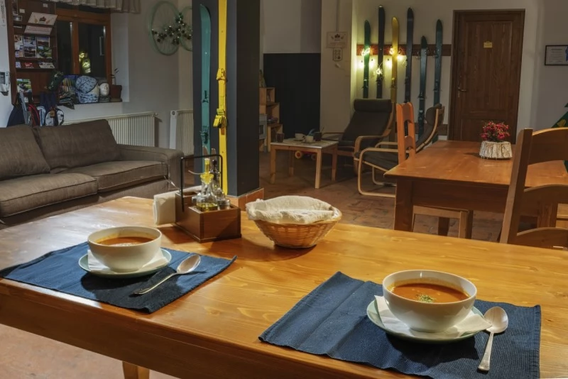 Harghita Madaras Cazare | Căsuțe tip camping (K1370-18) Imaginea poate fi supusă drepturilor de autor. Se recomandă contactarea titularului drepturilor.