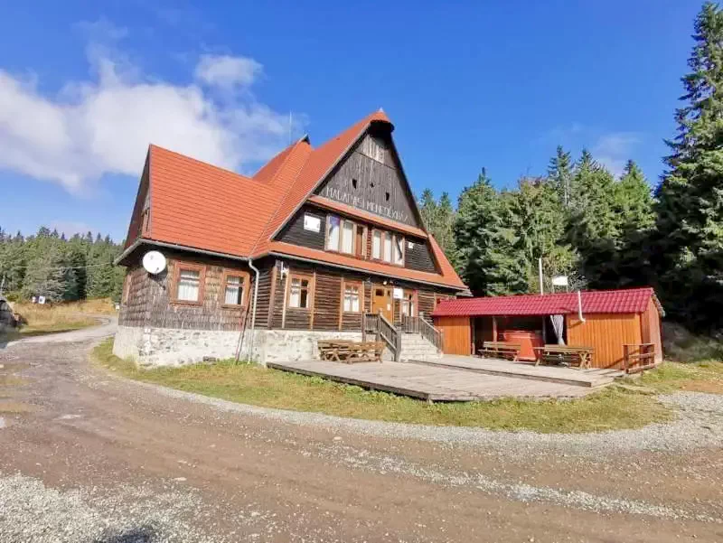 Harghita Madaras Cazare | Căsuțe tip camping (K1370-35) Imaginea poate fi supusă drepturilor de autor. Se recomandă contactarea titularului drepturilor.