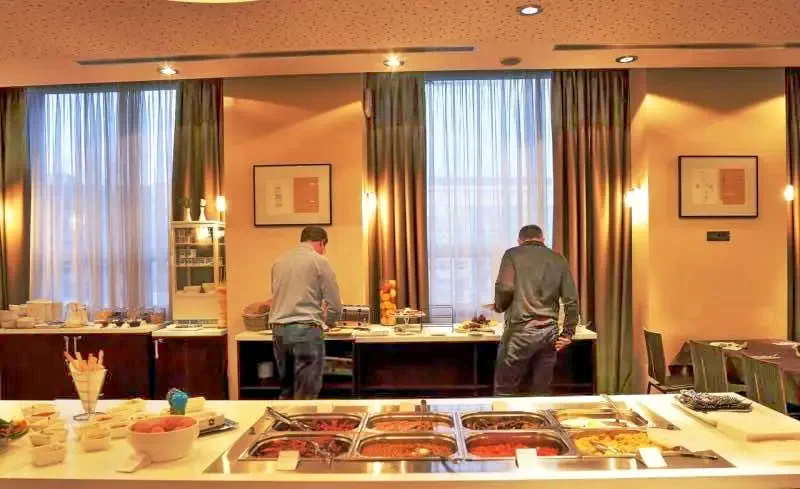 Timișoara Cazare | Hotel**** (K0911-4) Imaginea poate fi supusă drepturilor de autor. Se recomandă contactarea titularului drepturilor.