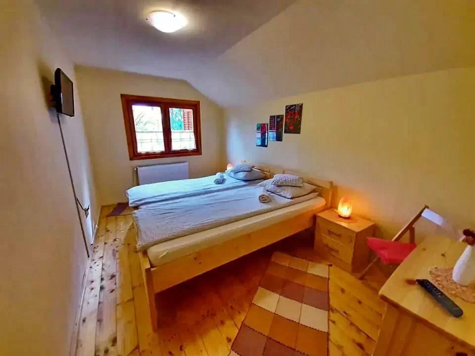 Praid Cazare | Cabană (K1213-12) Imaginea poate fi supusă drepturilor de autor. Se recomandă contactarea titularului drepturilor. Praid Cazare | Cabană (K1213-12) Imaginea poate fi supusă drepturilor de autor. Se recomandă contactarea titularului drepturilor.