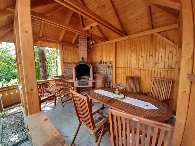 Praid Cazare | Cabană (K1213-20) Imaginea poate fi supusă drepturilor de autor. Se recomandă contactarea titularului drepturilor. Praid Cazare | Cabană (K1213-20) Imaginea poate fi supusă drepturilor de autor. Se recomandă contactarea titularului drepturilor.