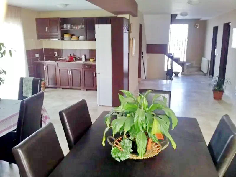 Váradszentmárton Szállás | Panzió (K0430-2) A kép szerzői jogvédelem alatt állhat. Javasolt a kapcsolatfelvétel a jog tulajdonossal. Váradszentmárton Szállás | Panzió (K0430-2) A kép szerzői jogvédelem alatt állhat. Javasolt a kapcsolatfelvétel a jog tulajdonossal.