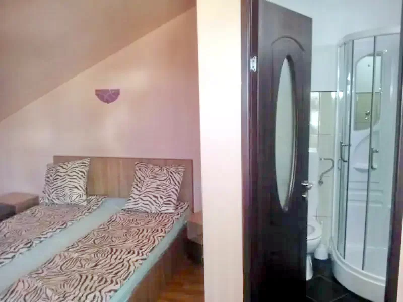 Sânmartin Cazare | Motel (K0430-4) Imaginea poate fi supusă drepturilor de autor. Se recomandă contactarea titularului drepturilor.