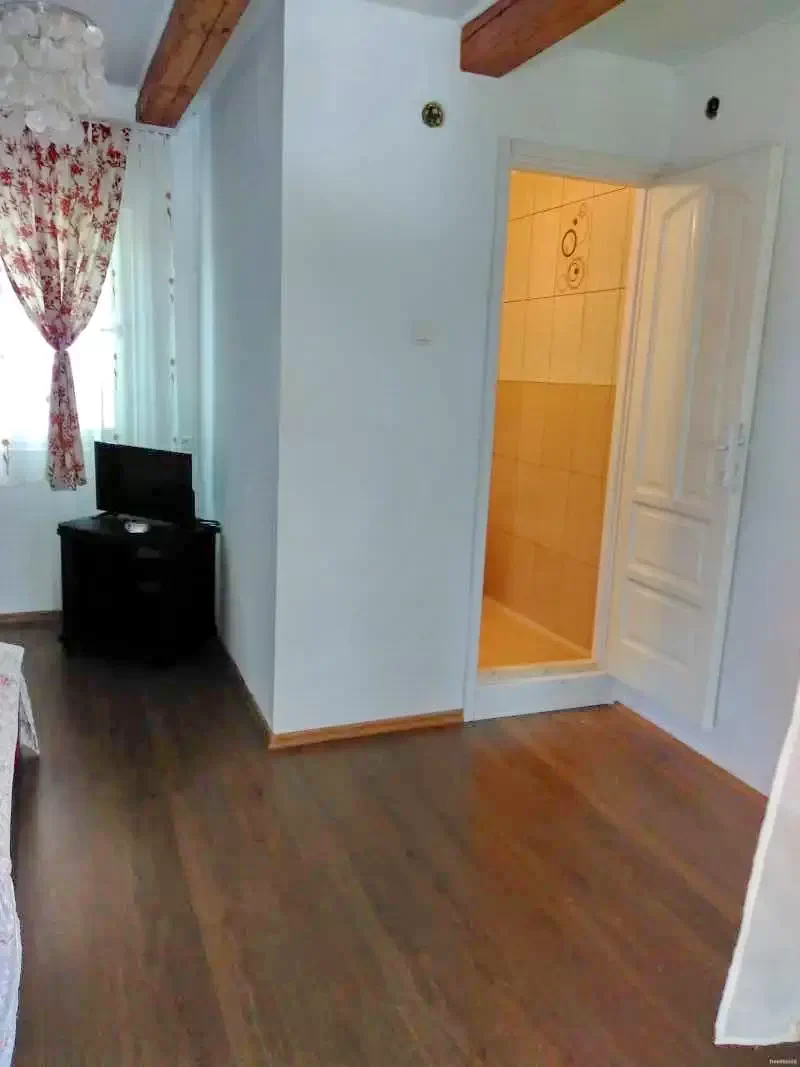 Alsósófalva Szállás | Vendégház (K0869-10) A kép szerzői jogvédelem alatt állhat. Javasolt a kapcsolatfelvétel a jog tulajdonossal. Alsósófalva Szállás | Vendégház (K0869-10) A kép szerzői jogvédelem alatt állhat. Javasolt a kapcsolatfelvétel a jog tulajdonossal.