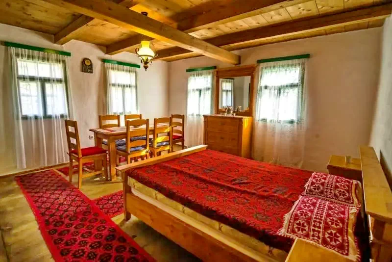 Șiclod Cazare | Sat de vacanță (K1112-42) Imaginea poate fi supusă drepturilor de autor. Se recomandă contactarea titularului drepturilor.