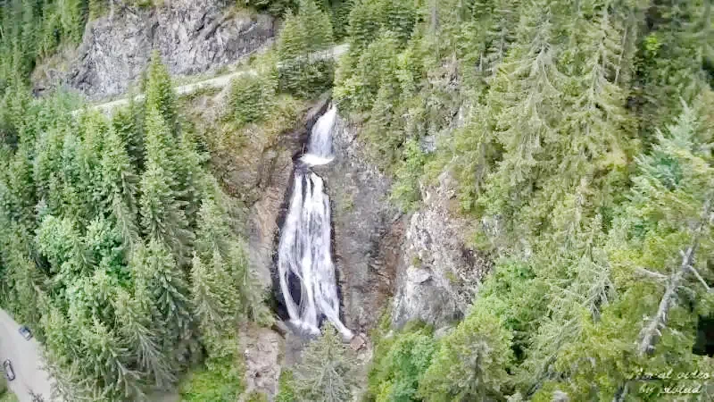 Cascada Vălul Miresei Cascada Vălul Miresei