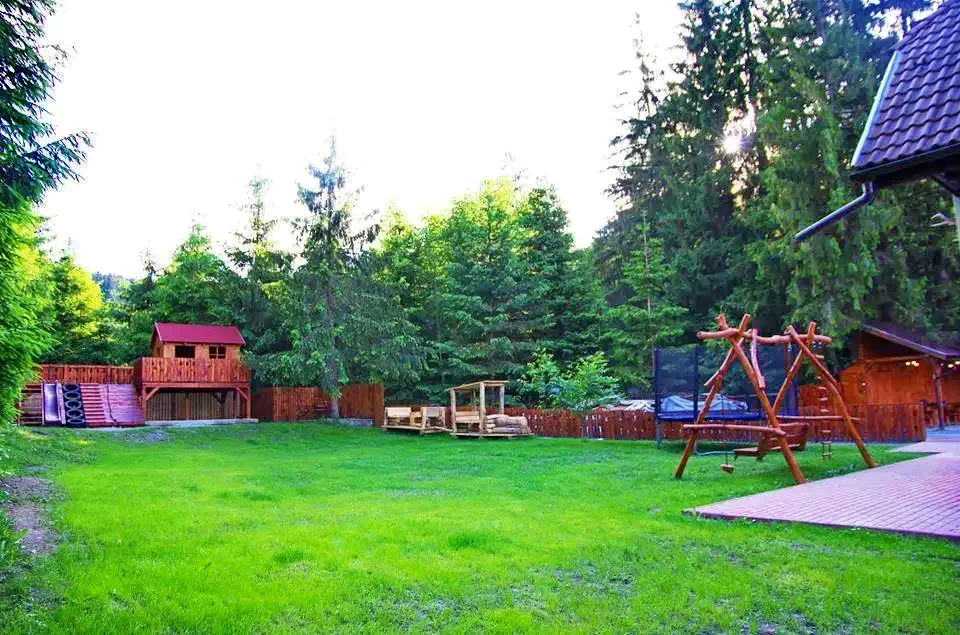 Cazare Miercurea Ciuc - Pensiunea Szécsény 88  Szabadidőpark | Csíkszereda - Szécsény 88 Szabadidőpark - volt Zöldfenyő Panzió. Imaginea poate fi supusă drepturilor de autor. Se recomandă contactarea titularului drepturilor.