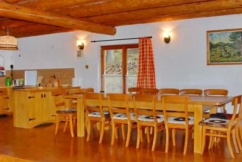 Izvoare Cazare | Cabană (K0674-2) Imaginea poate fi supusă drepturilor de autor. Se recomandă contactarea titularului drepturilor. Izvoare Cazare | Cabană (K0674-2) Imaginea poate fi supusă drepturilor de autor. Se recomandă contactarea titularului drepturilor.