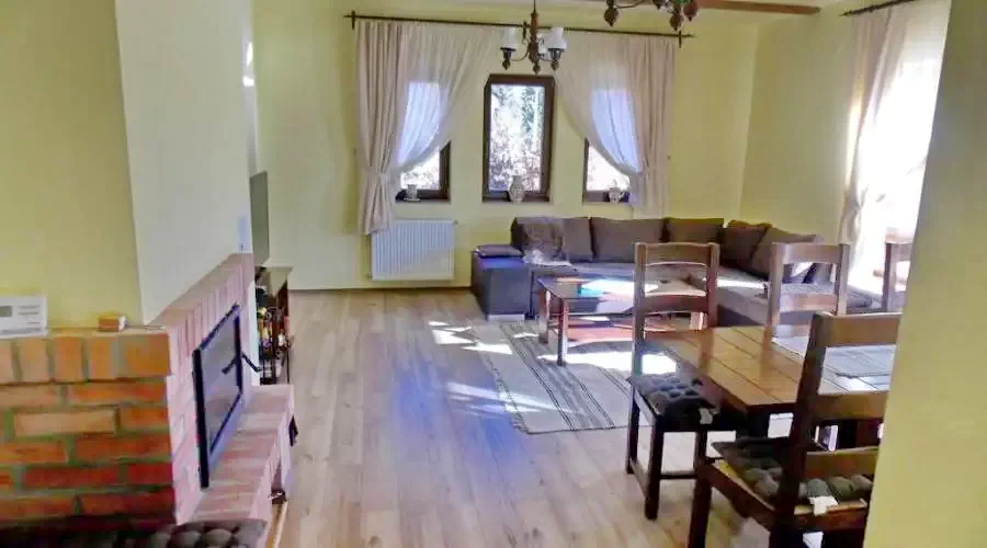 Izvoare Cazare | Motel (K1287-3) Imaginea poate fi supusă drepturilor de autor. Se recomandă contactarea titularului drepturilor.