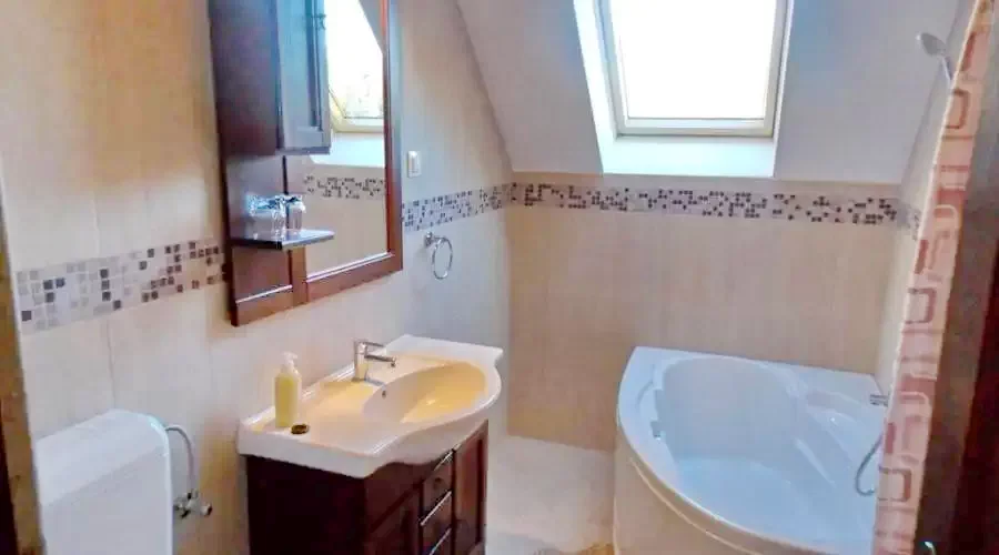 Ivó Szállás | Motel (K1287-7) A kép szerzői jogvédelem alatt állhat. Javasolt a kapcsolatfelvétel a jog tulajdonossal.